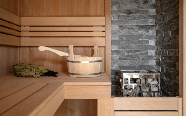 Garnet Holiday. Mir Mini-Hotel