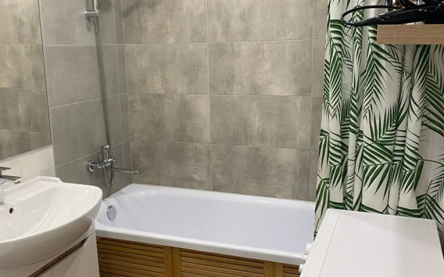 Svetlaya Uyutnaya na Ulitse Matochkina Flat