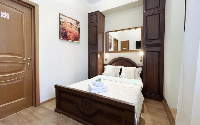 Living Quarters Elizaveta Na Ul.Ostrovskogo 25