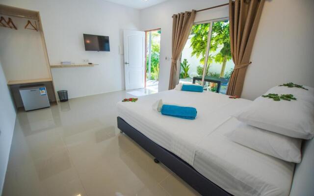 Lagoon Thoddoo Villa