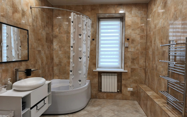 Квартира просторная на Богдана Хмельницкого