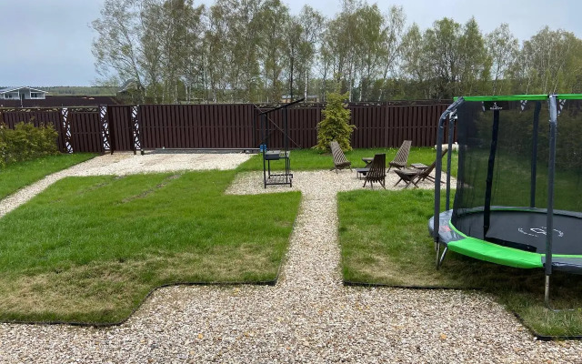 Частный дом для отдыха с гриль-мангалом, костровой и батутом