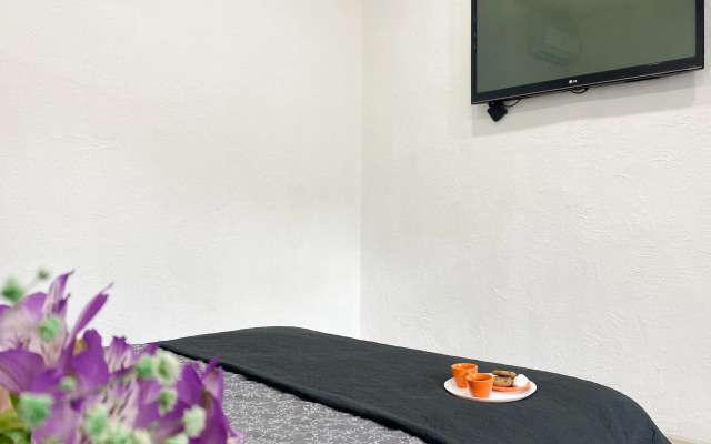 Апартаменты Счастье жить в центре Севастополя с балкончиком