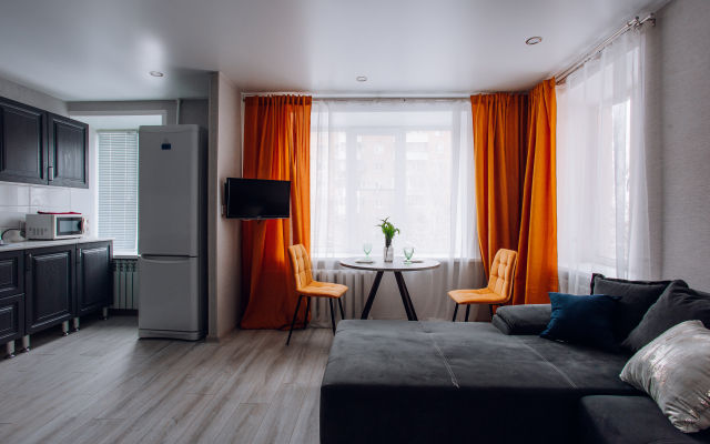 Tolstoy Krasnoarmeyskiy 8 Flat