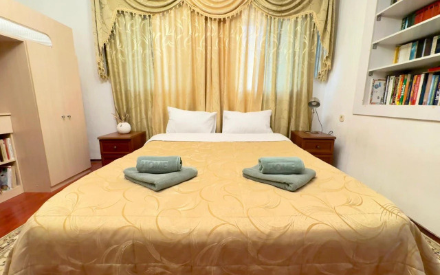 Квартира у Театра