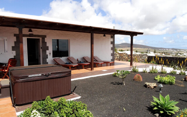 Aloe In Teseguite On Lanzarote Chalet