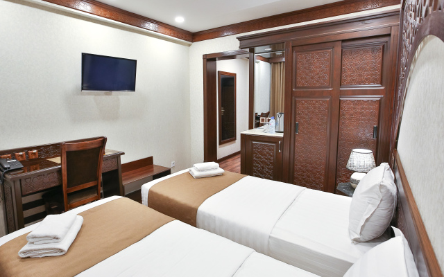 Orient Star Varahsha Hotel