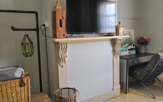 Summers' Holiday Inn Mini-Hotel