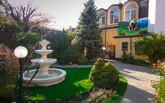 Mandarin ClubHouse