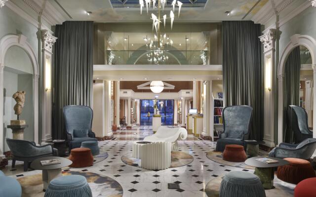 Leon's Place Hotel