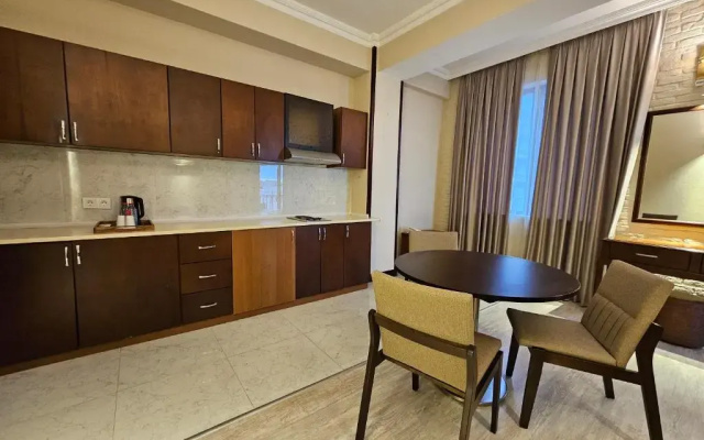 Crown Suites