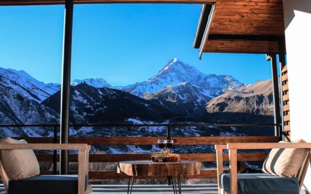 Capra Kazbegi Hotel