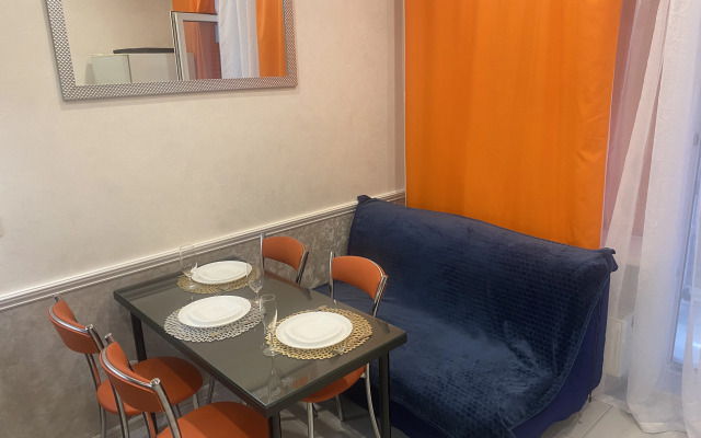 Shikarnaya Odnushka Ryadom s Meditsinskim Tsentrom Flat