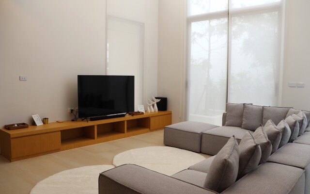 Modern Villa Luxpride Villa