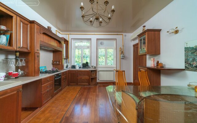 Na Tsyurupyi 7 Apartaments