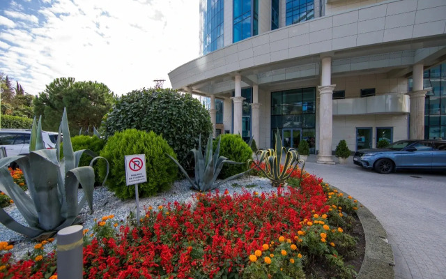 Апартаменты 3-х комнатные в Королевском парке