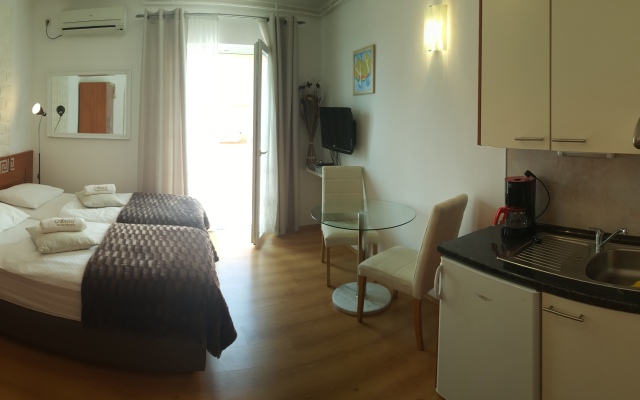 Knezevic Cedo Apartments