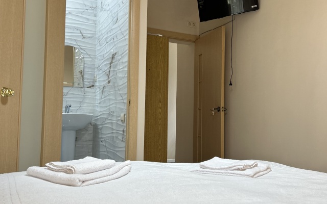 Aaron Mini-Hotel