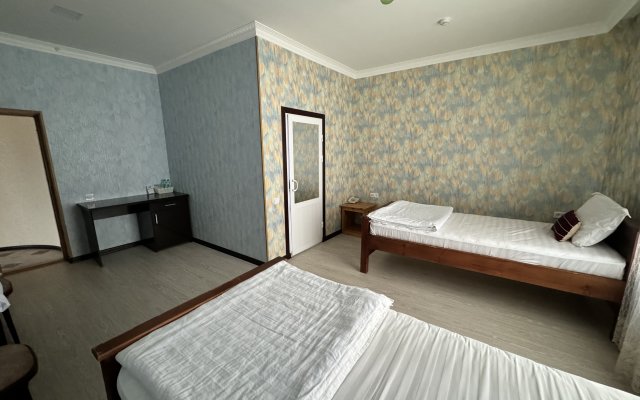Qamar Hotel