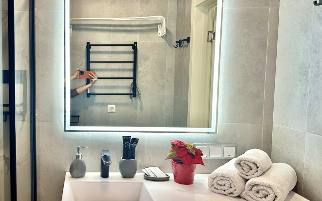 Lyuks-Studiya Dizaynerskaya s Vidom na Reku i Moskva Siti Flat