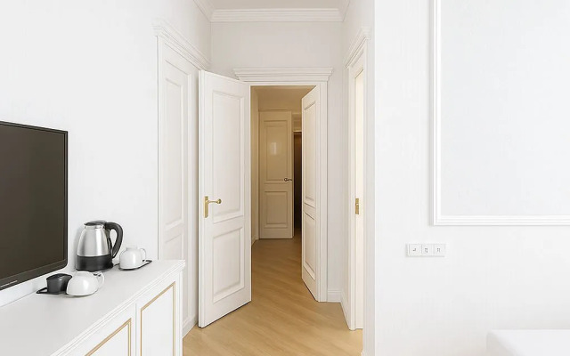 Royal Renaissance Hotel