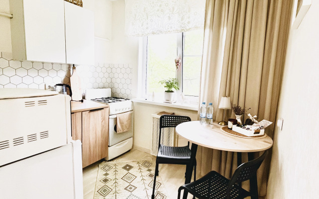 Dvukhkomnatnye nedaleko ot vokzalov Sinyaya ptichka Apartment