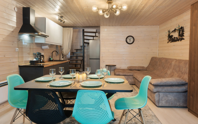 Ukh-ty, Pikhty Private house