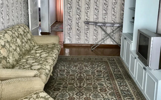 Ekonom 2 Komnatnaya Uyutnaya I Chistaya Flat