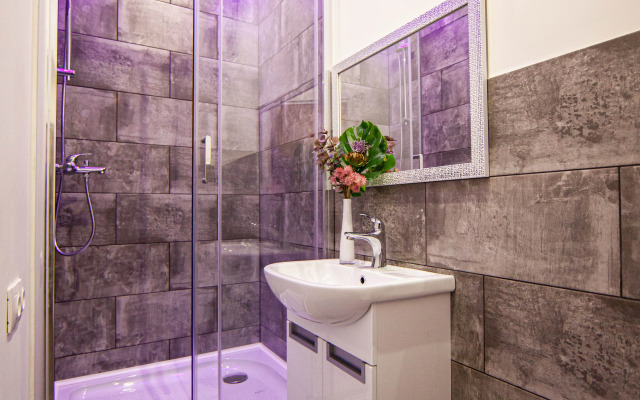 Апартаменты iRon Cat у Сенной Площади