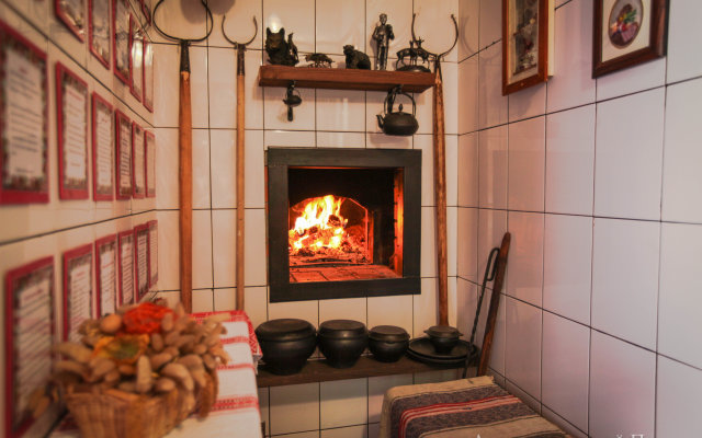 Отель Гостиничный рыболовно-охотничий комплекс Александровский Причал