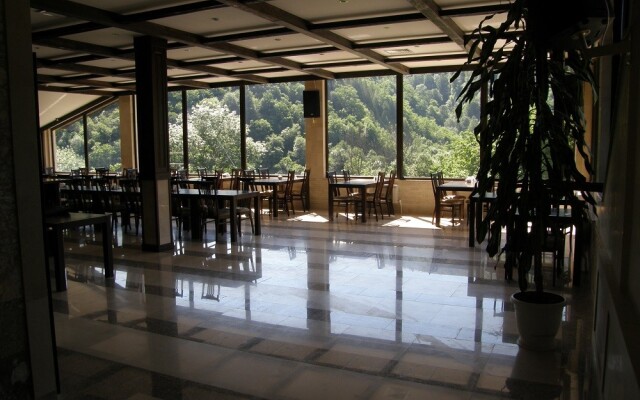 Veriyut Hotel