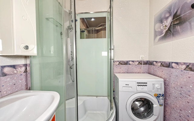 Na Frunze 49/1 Apartments