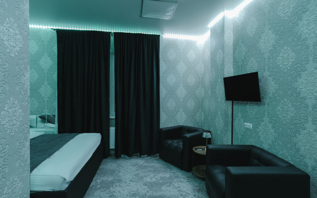 Black Out Hotel