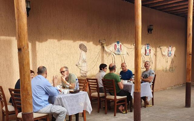 Hotel Caravan Hotel