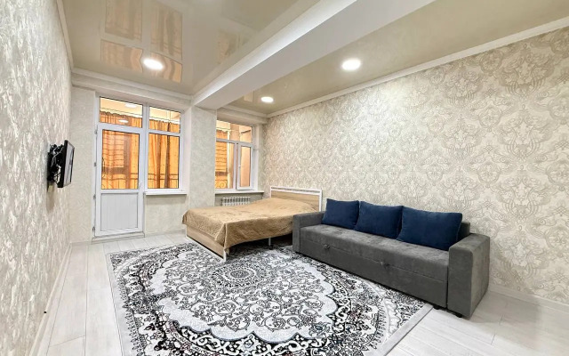 Uyutny Apartament v Bishkeke na Molodoy Gvardii 94 Flat