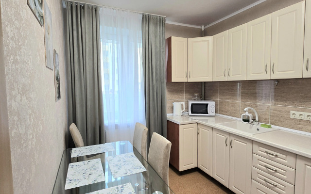 Квартира Трёхкомнатная на Яблоневой