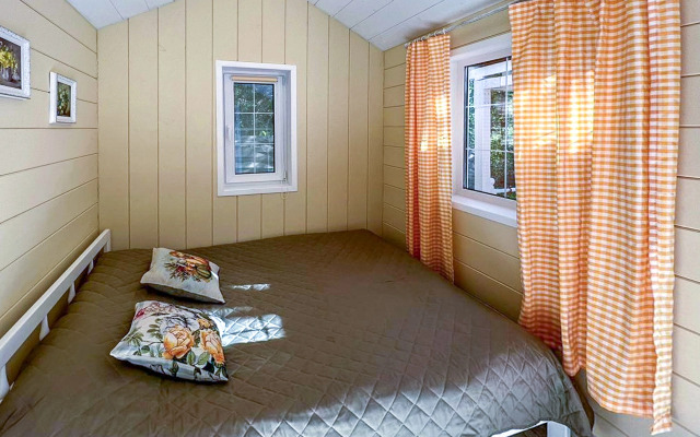 Шале Желтый домик в лесу на Живописной улице