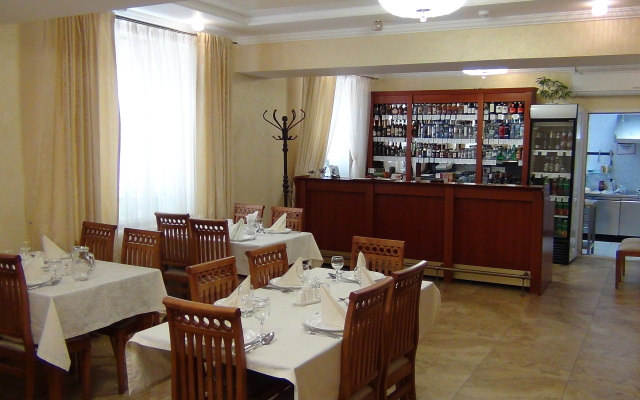 Neftyanik Hotel