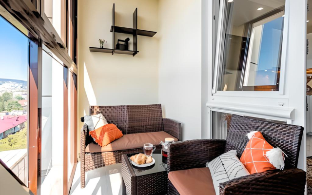 Roz Del Mar Apartments