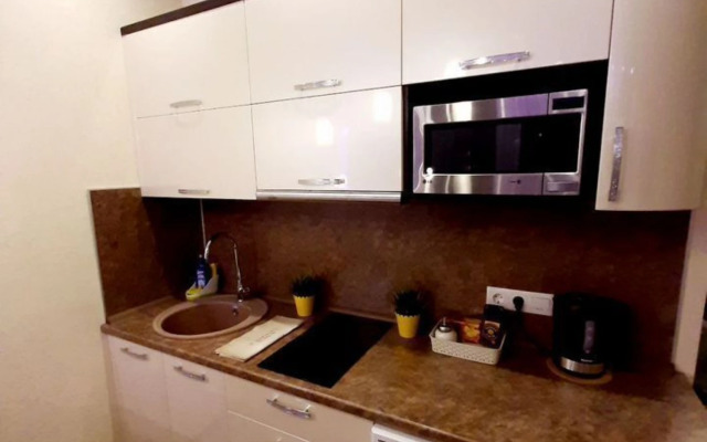 Na Ulitse Lezhnevskoy 42 (3) Flat