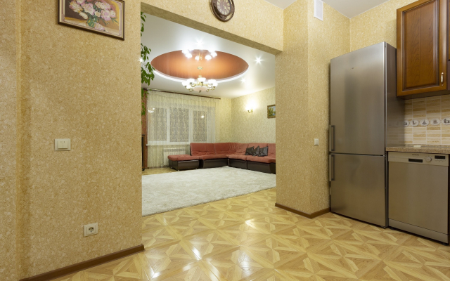 Na Pereulke Ostrovskogo 22 Flat