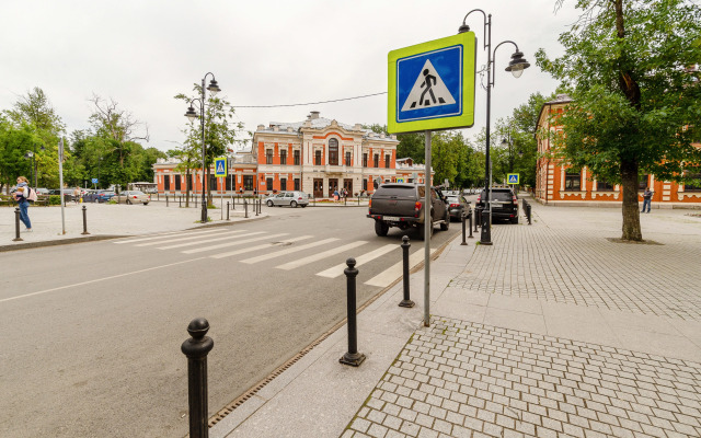 Na Oktyabryskom Prospekte 14 Flat