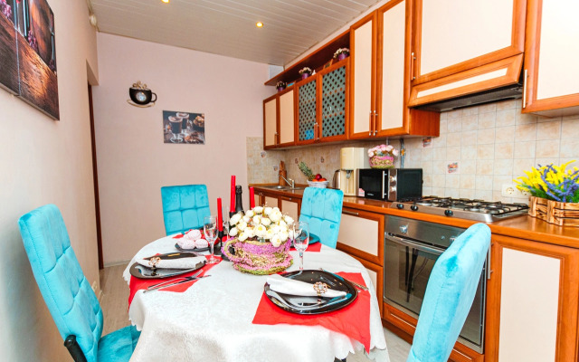 Квартира Прoсторнaя трехкомнатная