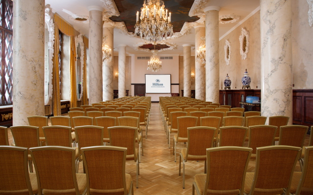 Hilton Moscow Leningradskaya Hotel