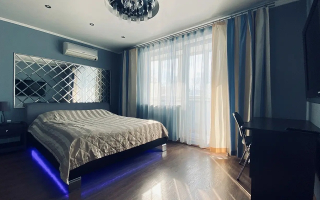 Apartments Standartnye S Balkonom I Vidom Na Gorod Na Ploschadi Mopra - Apartment in تشيليابنسك - Photo 2
