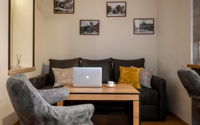 Odnokomnatnaya Business Style na Oktyabrskoy 21 ot Piligrim kmv Flat