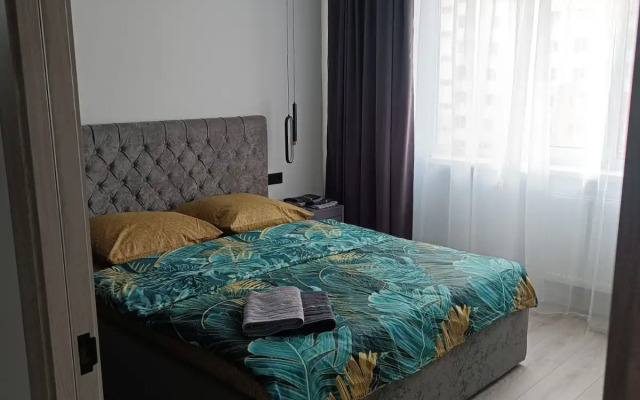 S Dzhakuzi I Illyuminatsiey Flat