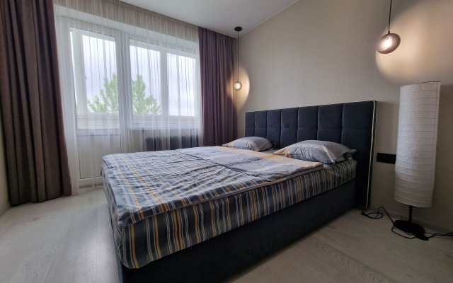 S Gostinoy I 3 Spalnyami Apartments