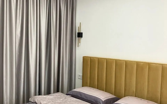 vidovye s krovat'yu i bol'shim balkonom, 17 etazh Apartments