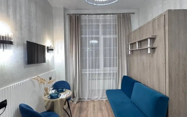 Lucky Room U Kuskovskogo Lesoparka Apartments